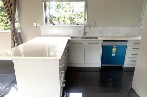 Photo of property in 25 Schnapper Rock Road, Greenhithe, Auckland, 0632