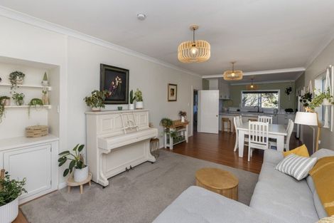 Photo of property in 11 Tiromoana Road, Raumati South, Paraparaumu, 5032