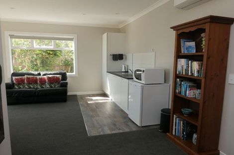Photo of property in 104 Seaview Road, Paraparaumu Beach, Paraparaumu, 5032