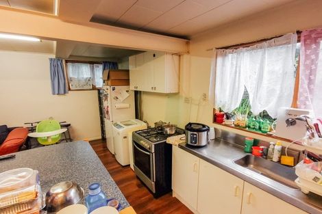 Photo of property in 42 Compton Street, Hillcrest, Auckland, 0627