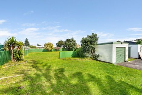 Photo of property in 21 Hood Street, Castlecliff, Whanganui, 4501