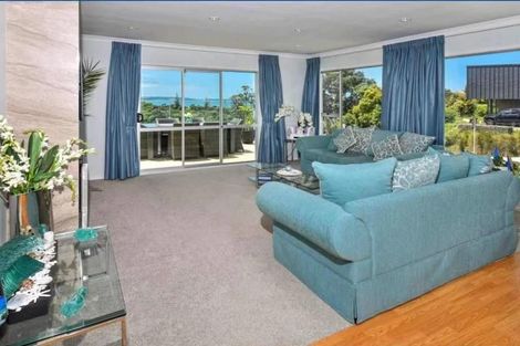 Photo of property in 1086 Beach Road, Torbay, Auckland, 0630
