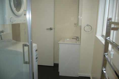 Photo of property in 4 Hawker Street, Mount Victoria, Wellington, 6011