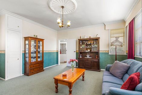 Photo of property in 16 Seddon Street, Levin, 5510
