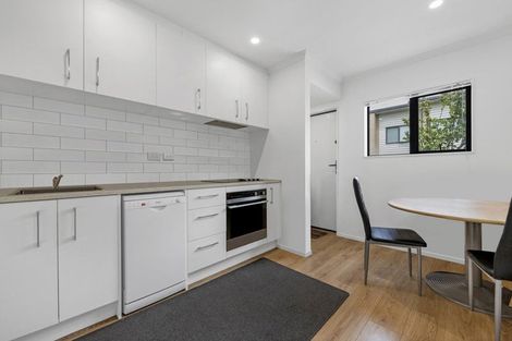 Photo of property in 12 Pangu Way, Mangere, Auckland, 2022