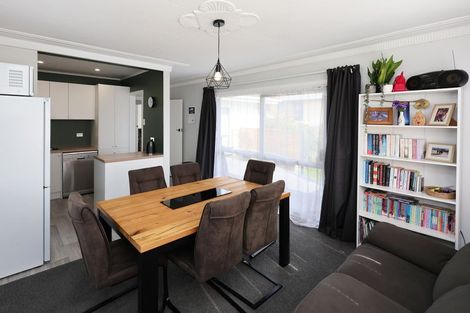 Photo of property in 11 Oxford Street, Holmes Hill, Oamaru, 9401