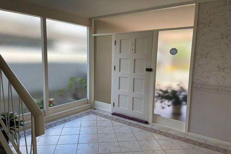 Photo of property in 17 Waller Avenue, Bucklands Beach, Auckland, 2012