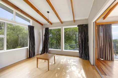 Photo of property in 295 Glenfield Road, Glenfield, Auckland, 0629