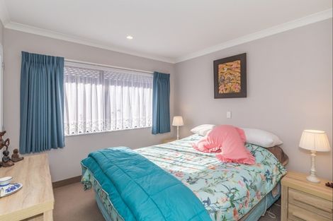 Photo of property in 5 Campbell Grove, Levin, 5510