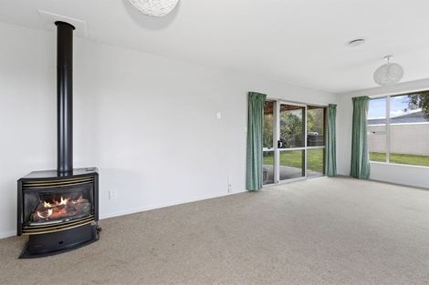 Photo of property in 52 Woodend Road, Woodend, 7610