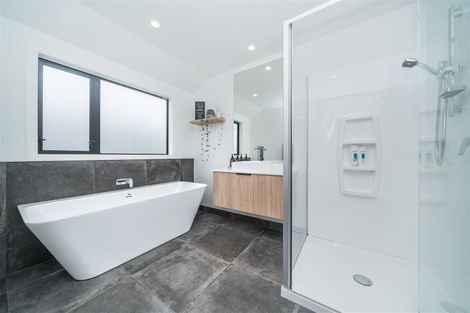 Photo of property in 21 Silicon Way, Fitzherbert, Palmerston North, 4410