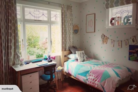 Photo of property in 18 Fernlea Avenue, Karori, Wellington, 6012