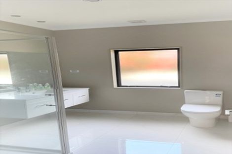 Photo of property in 4 Uruhau Close, Torbay, Auckland, 0630