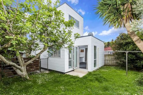 Photo of property in 44a Waverley Avenue, Glenfield, Auckland, 0629