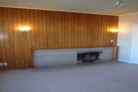 Photo of property in 2 Sugarloaf Road, Brooklyn, Wellington, 6021