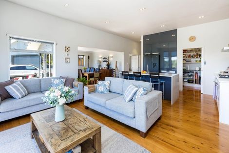 Photo of property in 39 Sylvan Way, Silverstream, Upper Hutt, 5019