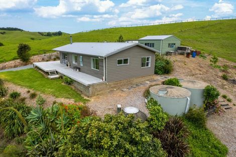 Photo of property in 571 Shoemaker Road, Waipu, 0582