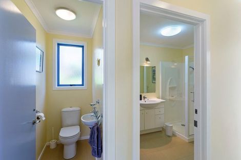 Photo of property in 17 Hona Street, Waikanae Beach, Waikanae, 5036