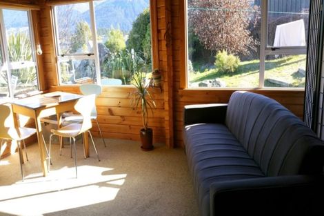 Photo of property in 2 Cypress Court, Kelvin Heights, Queenstown, 9300