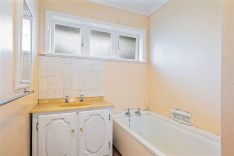 Photo of property in 19 Mahoe Street, Otaki Beach, Otaki, 5512