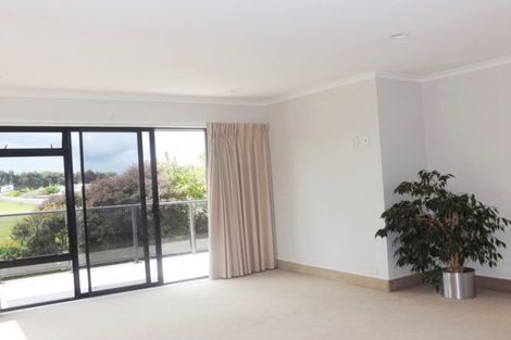 Photo of property in 8 Clifford Close, Levin, 5510