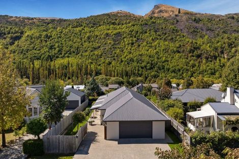 Photo of property in 4 Innes Place, Arrowtown, 9302