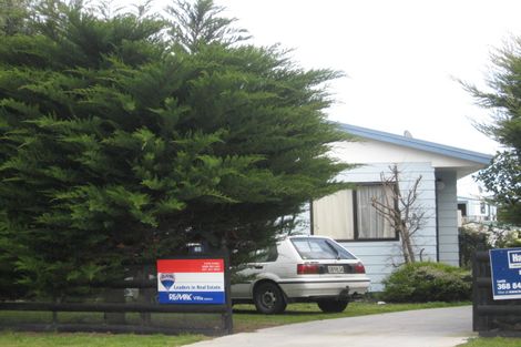 Photo of property in 85 Kahukura Avenue, Waitarere Beach, Levin, 5510