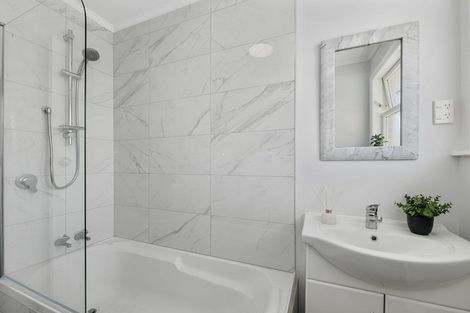 Photo of property in 1/29 Hillside Drive, Maoribank, Upper Hutt, 5018