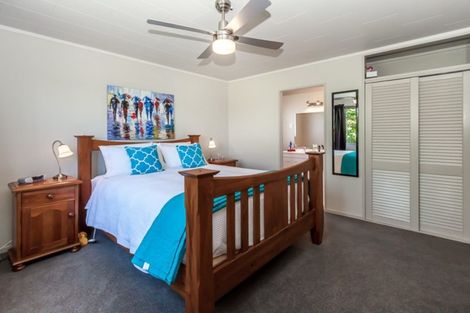 Photo of property in 60 Nash Parade, Foxton Beach, Foxton, 4815