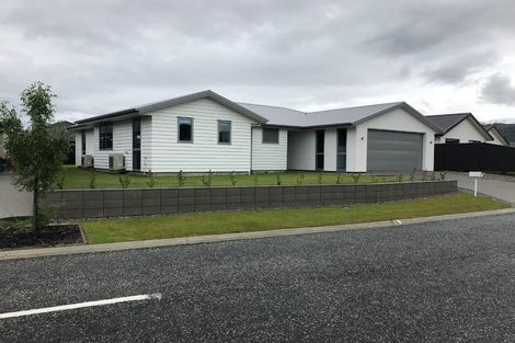 Photo of property in 3 Caledonian Place, Cromwell, 9310