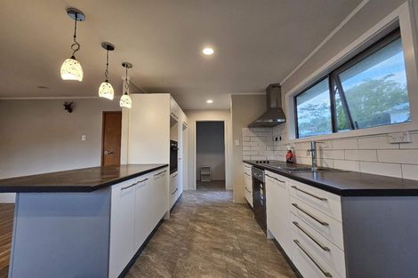 Photo of property in 3 Arde Place, Massey, Auckland, 0614