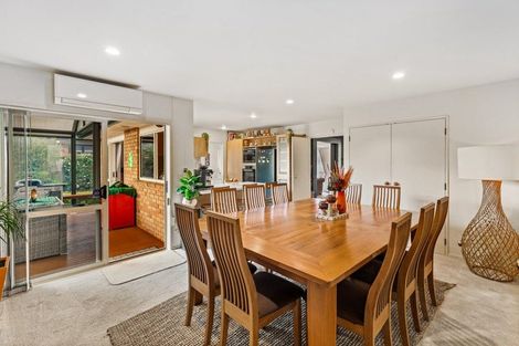 Photo of property in 8 Toledo Avenue, Henderson, Auckland, 0612
