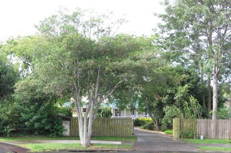 Photo of property in 12 Regia Close, Half Moon Bay, Auckland, 2012