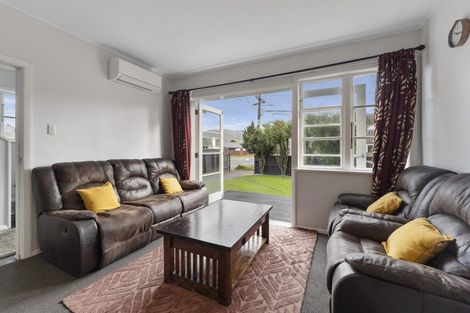 Photo of property in 44 Athlone Crescent, Avalon, Lower Hutt, 5011