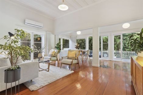 Photo of property in 17b Rodney Road, Northcote Point, Auckland, 0627