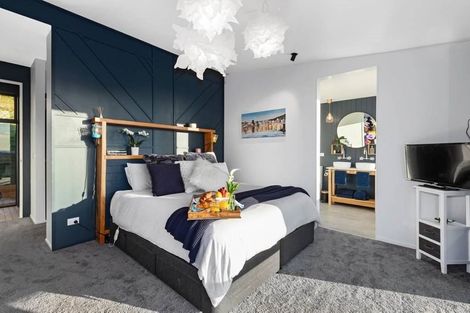 Photo of property in 221 Huia Street, Waikanae, 5391