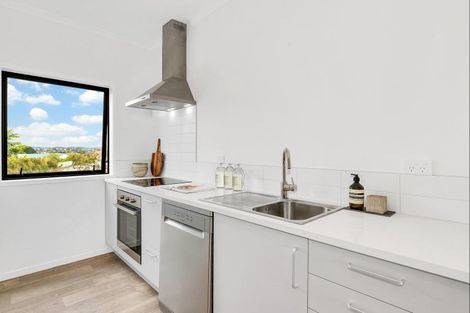 Photo of property in 3/500 Te Atatu Road, Te Atatu Peninsula, Auckland, 0610