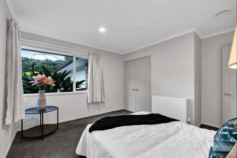 Photo of property in 6c Highfield Place, Highlands Park, New Plymouth, 4312