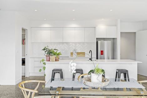 Photo of property in 111 Polson Hill Drive, Aokautere, Palmerston North, 4471