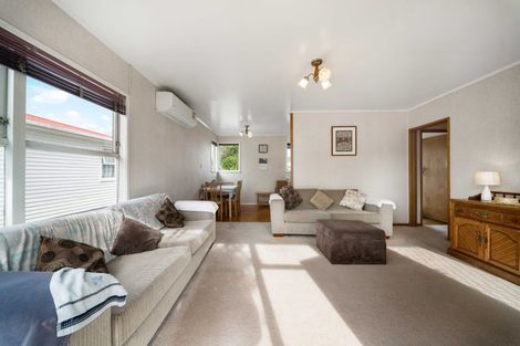 Photo of property in 80 Riverpark Crescent, Henderson, Auckland, 0610