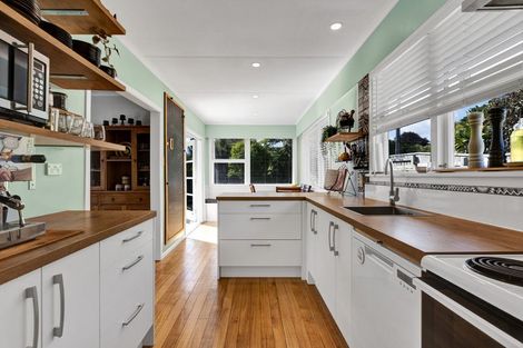 Photo of property in 28 Old South Road, Okato, 4335