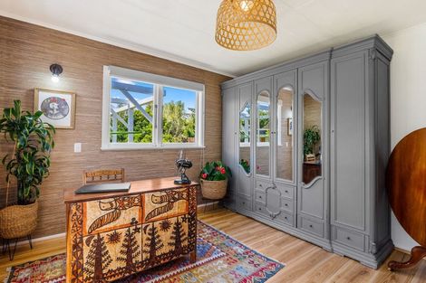 Photo of property in 16 Mahoe Street, Otaki Beach, Otaki, 5512