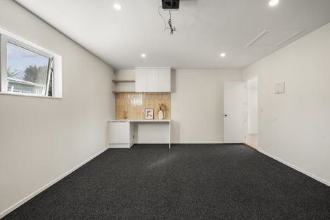 Photo of property in 8 Creamer Avenue, Belmont, Auckland, 0622