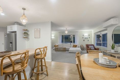 Photo of property in 35 Wood Leigh, Paraparaumu Beach, Paraparaumu, 5032