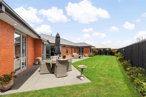 Photo of property in 8 Glen Kerran Close, Broomfield, Christchurch, 8042