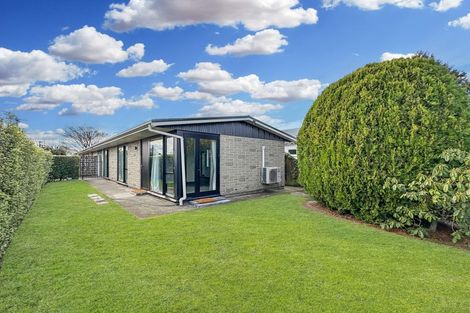 Photo of property in 1/2 Quinns Road, Shirley, Christchurch, 8013