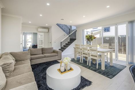 Photo of property in 11 Reding Street, Takanini, 2112