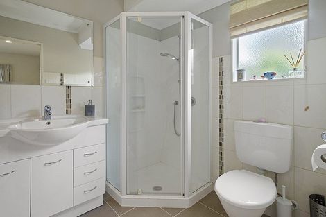 Photo of property in 6 Ernest Shackleton Place, Waiuku, 2123