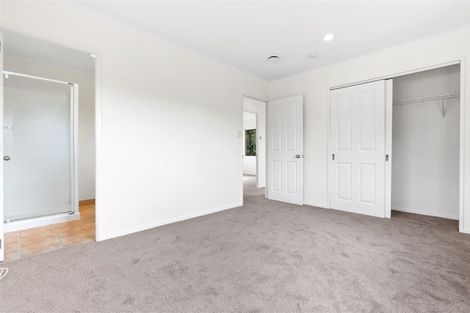 Photo of property in 27 Mt Lebanon Crescent, The Gardens, Auckland, 2105