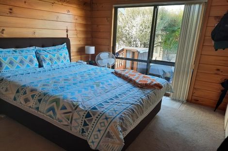 Photo of property in 2/70 Juniper Road, Sunnynook, Auckland, 0632